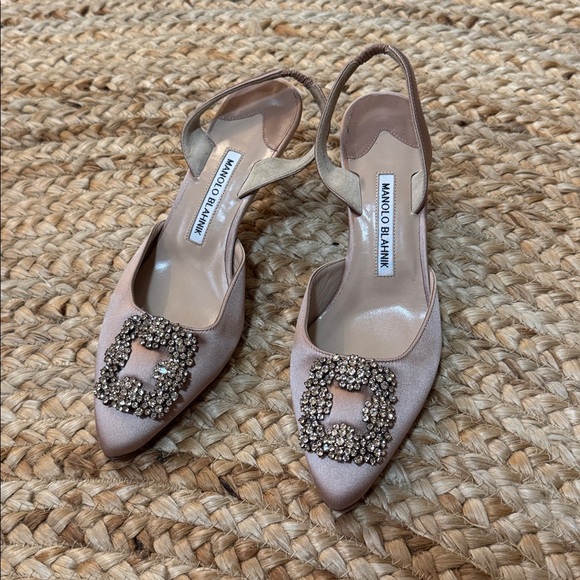 Manolo Blahnik Hangisli Champagne Pink 37.5 $1350 new - Picture 2 of 6